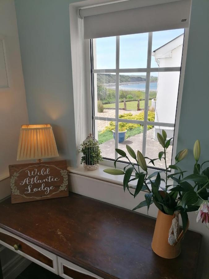 Wild Atlantic Lodge Bed & Breakfast ラヒンチ エクステリア 写真