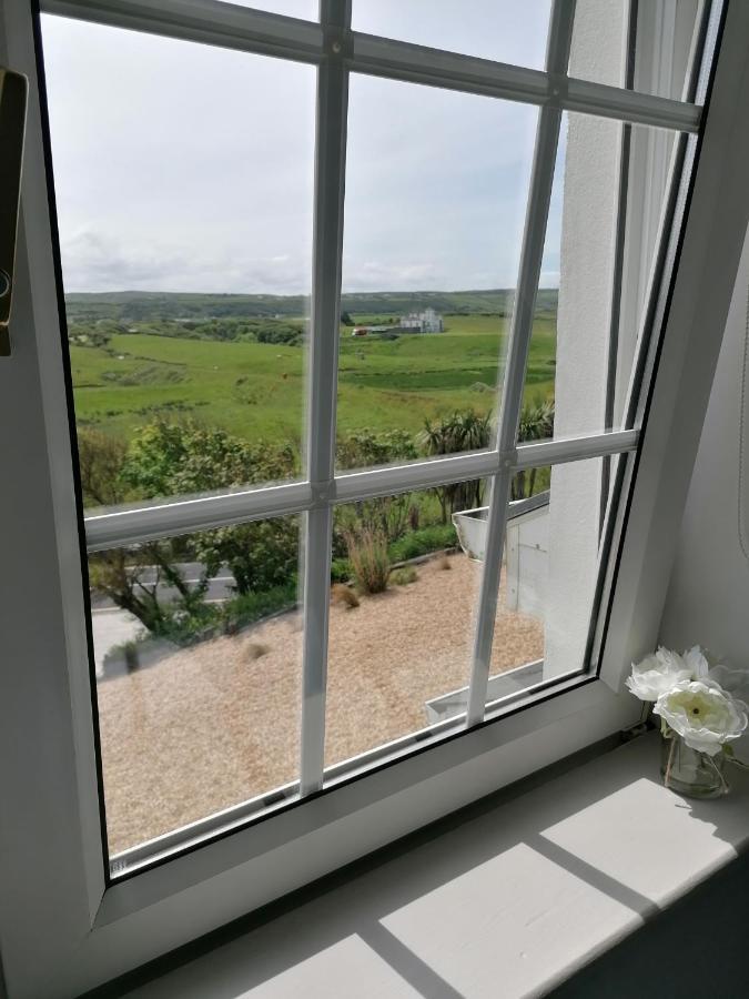Wild Atlantic Lodge Bed & Breakfast ラヒンチ エクステリア 写真